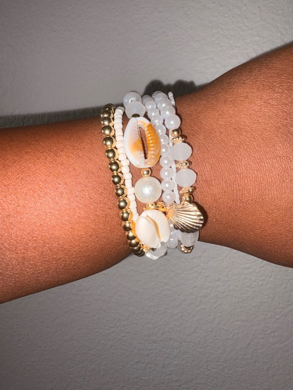White Gold Shell Beaded Bracelet Set Beach Charm Stack Stretch - Picture 3 of 4